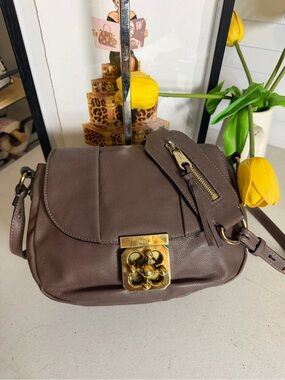 Chloé Elsie Small Leather Shoulder Bag - Taupe